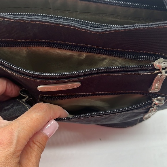 Baggallini Black Nylon Crossbody bag with built in wallet BP4424C - Picture 9 of 15